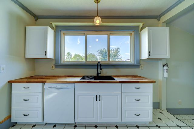 805 N Indiana Avenue, Auburn, IN 46706