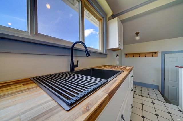 805 N Indiana Avenue, Auburn, IN 46706