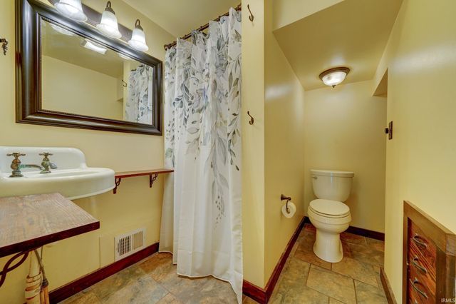 805 N Indiana Avenue, Auburn, IN 46706