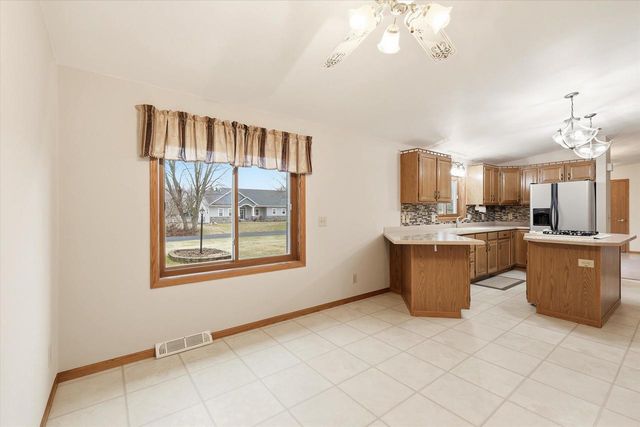 5235 CHESAPEAKE COURT, Oshkosh, WI 54901