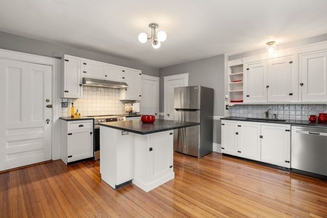 12 Bigelow Cir 2, Boston, MA 02135