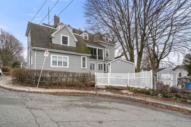 12 Bigelow Cir 2, Boston, MA 02135