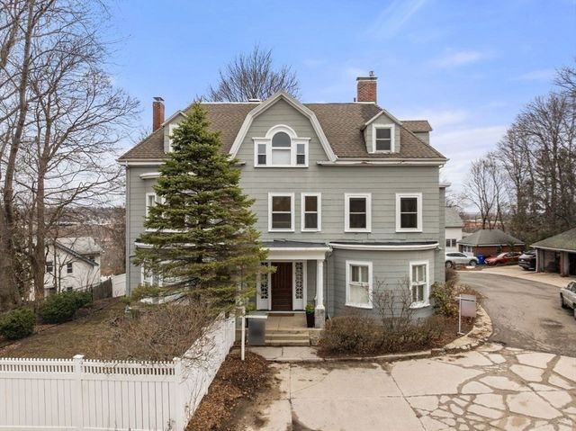 12 Bigelow Cir 2, Boston, MA 02135