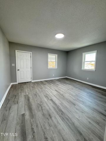 2140 Randolph Street, Bristol, VA 24201