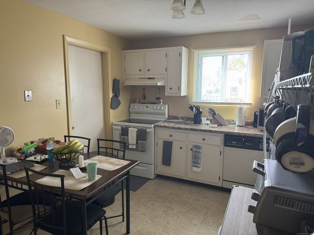 43 George Avenue APT B, Groton, CT 06340