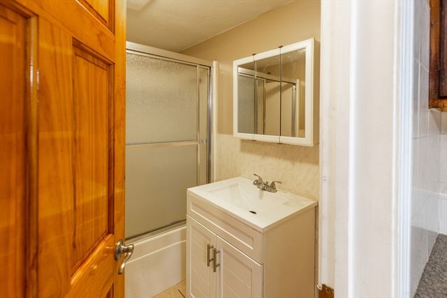 406-408 Court St, Plymouth, MA 02360