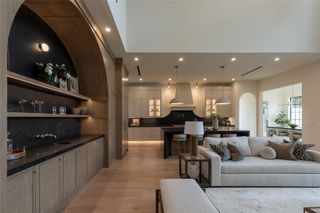 765 Sue Barnett Drive, Houston, TX 77018