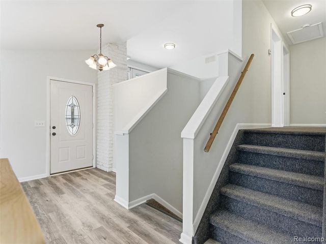 38301 Murdick Drive, New Baltimore, MI 48047