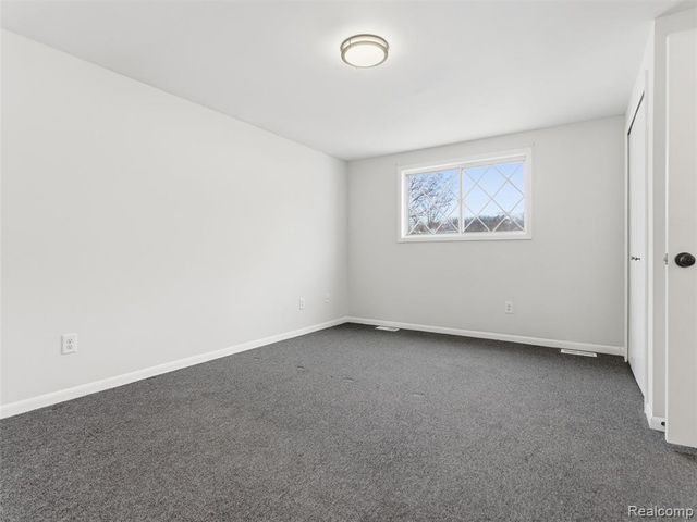 38301 Murdick Drive, New Baltimore, MI 48047