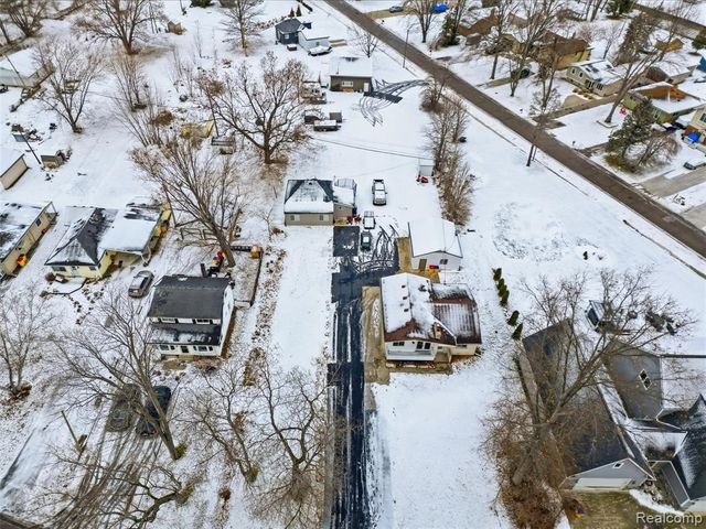 38301 Murdick Drive, New Baltimore, MI 48047