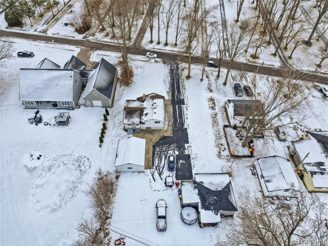 38301 Murdick Drive, New Baltimore, MI 48047