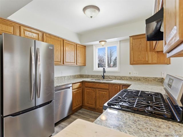 38301 Murdick Drive, New Baltimore, MI 48047