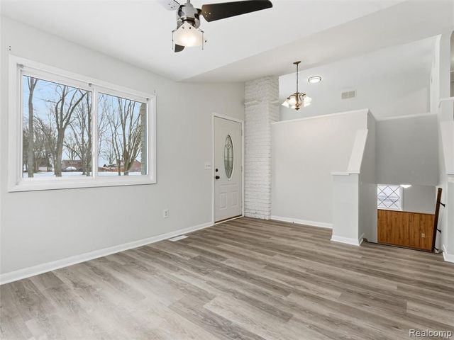 38301 Murdick Drive, New Baltimore, MI 48047