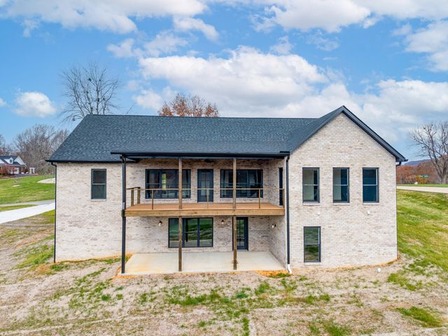 382 Woods Edge Drive, Somerset, KY 42503