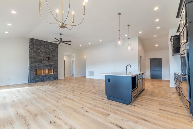 382 Woods Edge Drive, Somerset, KY 42503