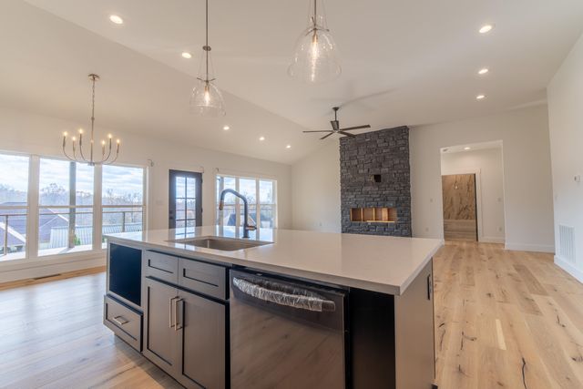 382 Woods Edge Drive, Somerset, KY 42503