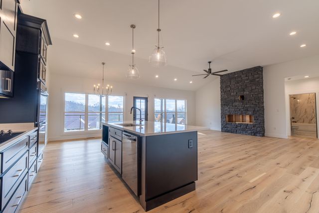 382 Woods Edge Drive, Somerset, KY 42503