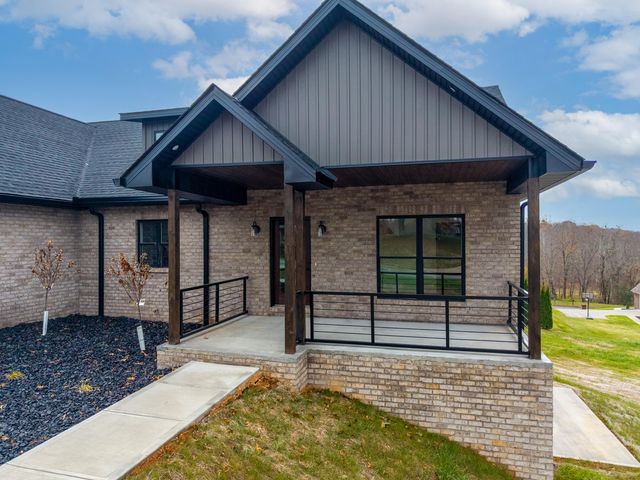 382 Woods Edge Drive, Somerset, KY 42503