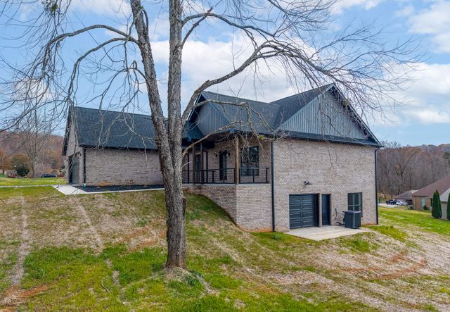 382 Woods Edge Drive, Somerset, KY 42503