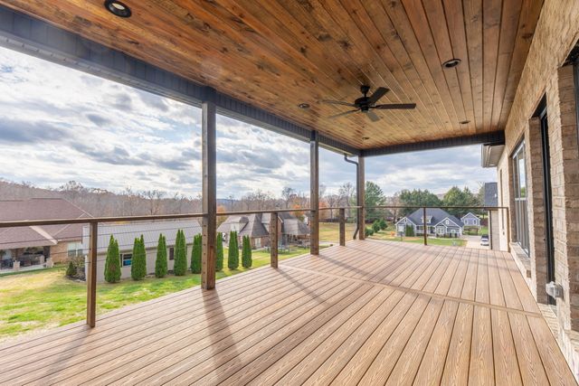 382 Woods Edge Drive, Somerset, KY 42503