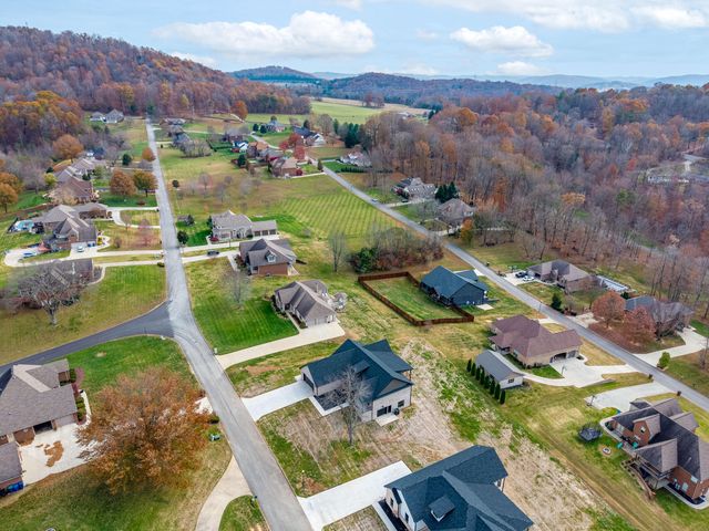 382 Woods Edge Drive, Somerset, KY 42503