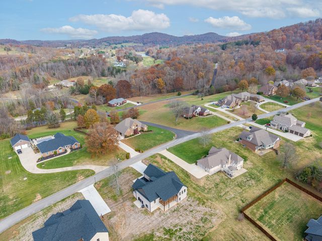 382 Woods Edge Drive, Somerset, KY 42503