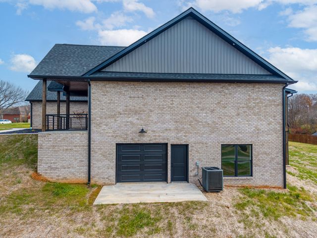 382 Woods Edge Drive, Somerset, KY 42503