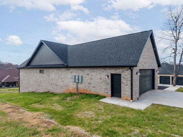 382 Woods Edge Drive, Somerset, KY 42503