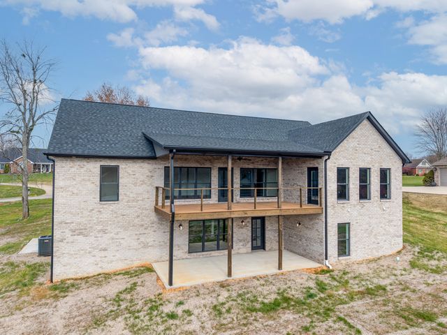 382 Woods Edge Drive, Somerset, KY 42503