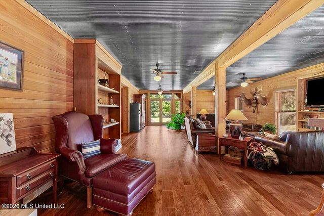 1454 Livingston Vernon Road, Flora, MS 39071