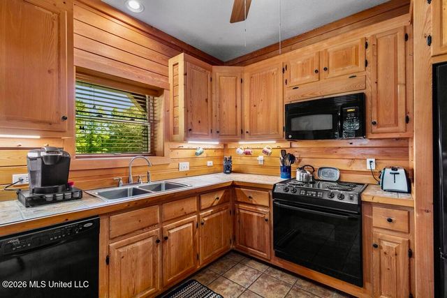 1454 Livingston Vernon Road, Flora, MS 39071
