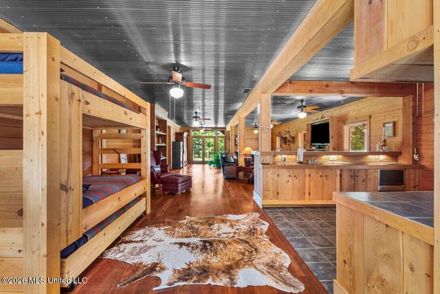 1454 Livingston Vernon Road, Flora, MS 39071
