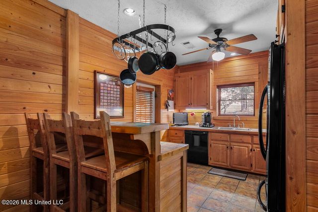 1454 Livingston Vernon Road, Flora, MS 39071