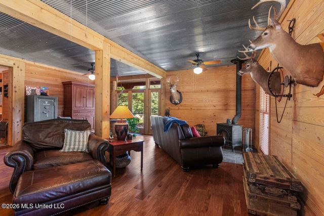 1454 Livingston Vernon Road, Flora, MS 39071