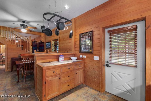 1454 Livingston Vernon Road, Flora, MS 39071