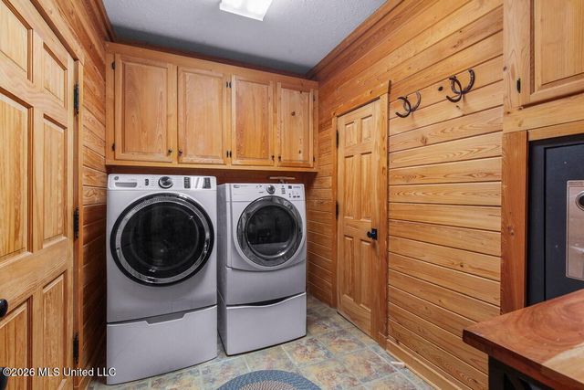 1454 Livingston Vernon Road, Flora, MS 39071