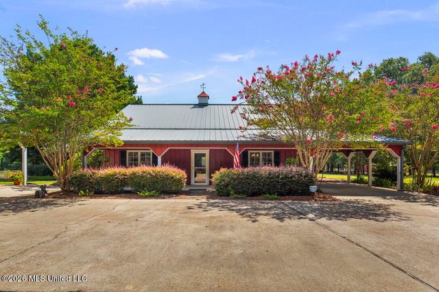 1454 Livingston Vernon Road, Flora, MS 39071