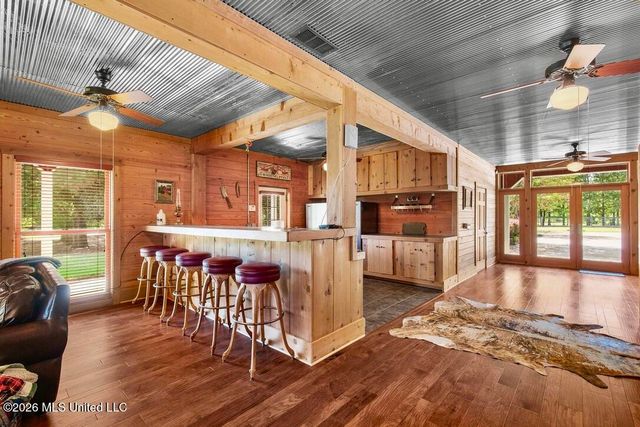 1454 Livingston Vernon Road, Flora, MS 39071