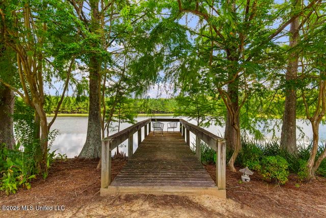 1454 Livingston Vernon Road, Flora, MS 39071