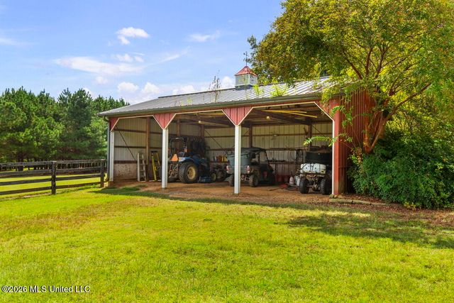 1454 Livingston Vernon Road, Flora, MS 39071
