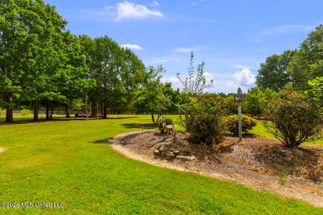 1454 Livingston Vernon Road, Flora, MS 39071