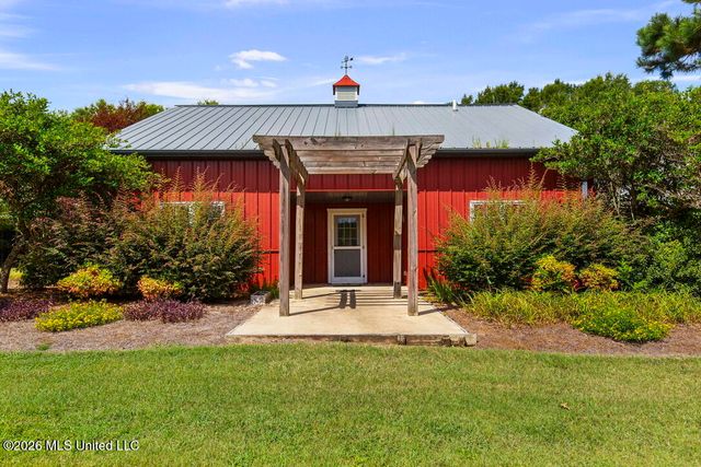 1454 Livingston Vernon Road, Flora, MS 39071