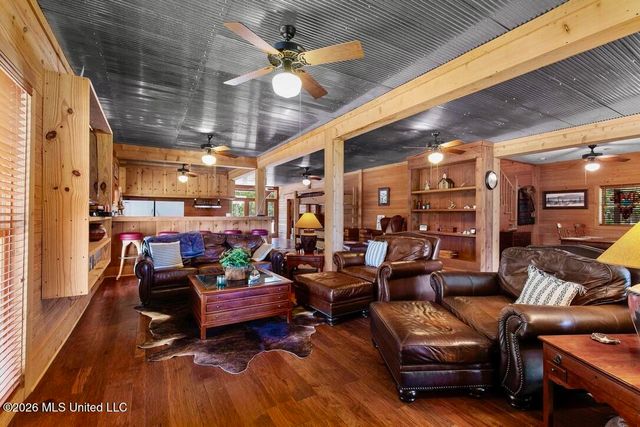 1454 Livingston Vernon Road, Flora, MS 39071