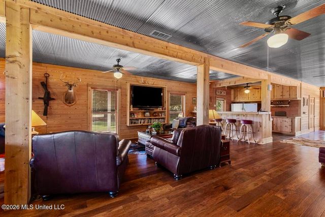 1454 Livingston Vernon Road, Flora, MS 39071