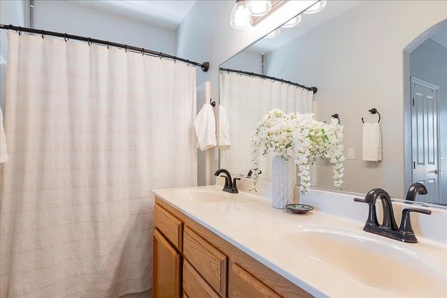 496 Crestfield Cir, Roseville, CA 95678
