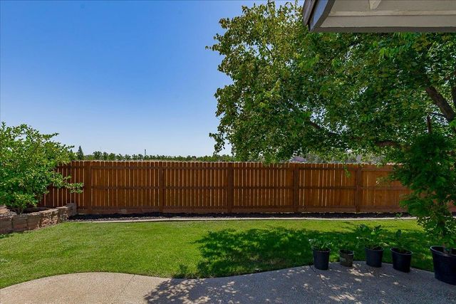 496 Crestfield Cir, Roseville, CA 95678