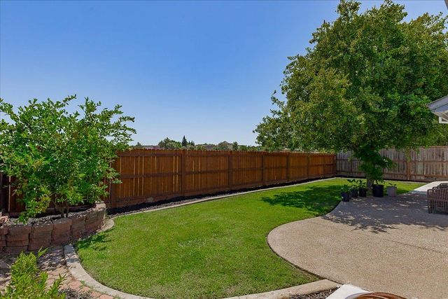 496 Crestfield Cir, Roseville, CA 95678