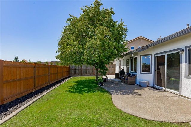 496 Crestfield Cir, Roseville, CA 95678
