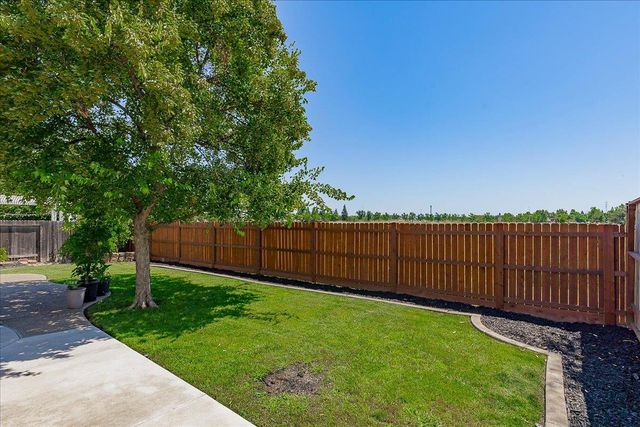 496 Crestfield Cir, Roseville, CA 95678