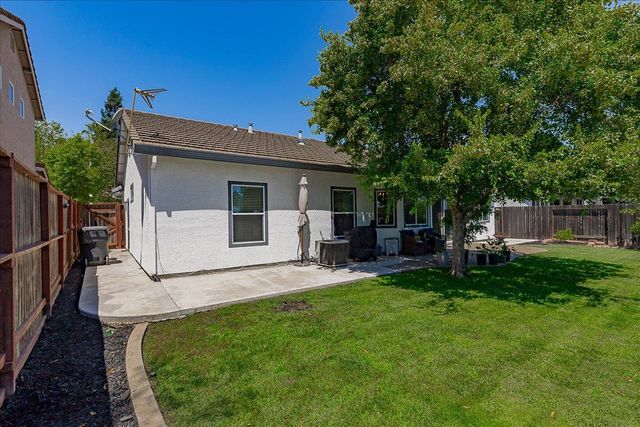 496 Crestfield Cir, Roseville, CA 95678